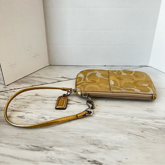 Coach Wristlet Zip Closure Gold And Silver Tone Treads Pink Lined - Picture 4 of 8